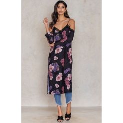 Tranloev Sukienka bieliźniana midi z odkrytymi ramionami - Multicolor. Szare sukienki damskie Tranloev, w koronkowe wzory, z poliesteru, bez kołnierzyka, z długim rękawem, długie, midi, z odkrytymi ramionami. W wyprzedaży za 85,18 zł.