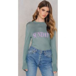 NA-KD Sweter z dzianiny Weekday - Green. Zielone swetry klasyczne damskie marki NA-KD, z dzianiny. W wyprzedaży za 73,58 zł.