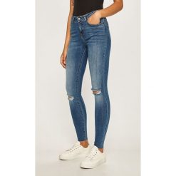 Noisy May - Jeansy Lucy. Niebieskie jeansy damskie Noisy May. W wyprzedaży za 119,90 zł.