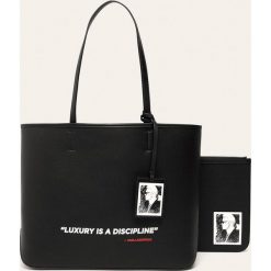 Karl Lagerfeld - Torebka skórzana. Czarne torby damskie na zakupy KARL LAGERFELD, z nadrukiem, ze skóry, na ramię, duże, z nadrukiem, bez dodatków. Za 1349,00 zł.