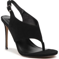 Sandały DKNY - Cia K4927707 Black/Blk. Czarne klapki damskie DKNY, bez wzorów, z zamszu, bez obcasa, na obcasie. W wyprzedaży za 479,00 zł.
