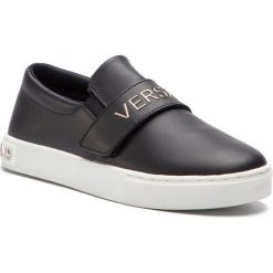 Tenisówki VERSACE JEANS - E0VTBSF6 70910 899. Czarne półbuty damskie Versace Jeans, bez wzorów, z jeansu, bez zapięcia. W wyprzedaży za 349,00 zł.