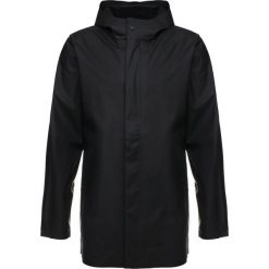 Samsøe & Samsøe SAMSON JACKET Kurtka przeciwdeszczowa black. Czarne kurtki męskie marki Samsøe & Samsøe, xl, bez wzorów, z poliesteru, bez kaptura. Za 549,00 zł.