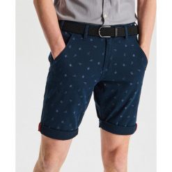 Szorty chino z paskiem - Granatowy. Niebieskie spodenki i szorty męskie Cropp, m, bez wzorów. Za 99,99 zł.