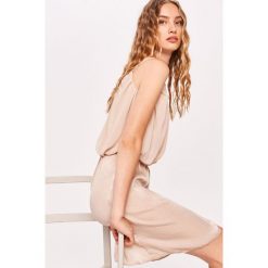 Answear Lab - Sukienka. Brązowe sukienki damskie Answear Lab, s, bez wzorów, z poliesteru, z okrągłym kołnierzem, bez rękawów, mini, rozkloszowane. Za 129,90 zł.