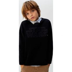 Mango Kids - Bluza dziecięca Star 110-164 cm. Czarne bluzy chłopięce Mango Kids, z aplikacjami, z bawełny, retro, bez rękawów, bez kaptura. Za 89,90 zł.