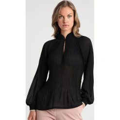 Rue de Femme MILLY BLOUSE Bluzka black. Czarne bluzki damskie marki Rue de Femme, xs, z materiału. Za 379,00 zł.