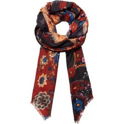 Desigual Szalik Foul Romantic Patch Chilli 19WAWA49 7094. Szaliki damskie Desigual, bez wzorów. Za 235,00 zł.