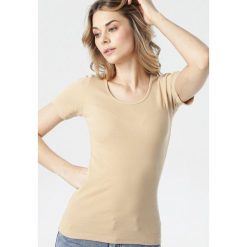Beżowy T-shirt Ananore. Brązowe t-shirty damskie Born2be, s, bez wzorów, z dzianiny, sportowe, z okrągłym kołnierzem, z krótkim rękawem. Za 39,99 zł.