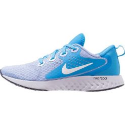 Nike Performance LEGEND REACT Obuwie do biegania treningowe aluminum/white/blue hero/football grey/blue void. Szare buty do biegania damskie marki Nike Performance, z materiału. Za 419,00 zł.
