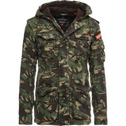 Superdry ROOKIE SPLATTER Parka camo splatter. Brązowe parki męskie Superdry, m, z bawełny. Za 599,00 zł.