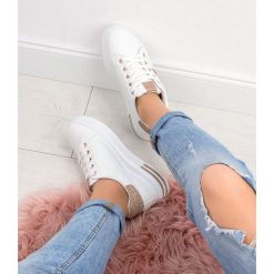 Buty sportowe damskie N/M HY276 Biało-Szampańskie. Białe buty sportowe damskie N/M, bez wzorów, z tworzywa sztucznego, sportowe. Za 79,00 zł.