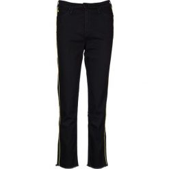 Dżinsy "Mom Straight" - Straight fit - w kolorze czarnym. Czarne jeansy damskie Lee, l, w paski, klasyczne, z podwyższonym stanem. W wyprzedaży za 175,95 zł.