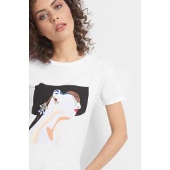 T-shirt z nadrukiem. Białe bluzki damskie Orsay, xs, z nadrukiem, z bawełny, bez kołnierzyka. Za 29,99 zł.