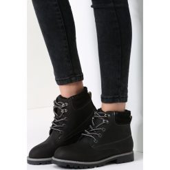 Czarne Traperki White Chase. Czarne buty zimowe damskie marki vices. Za 99,99 zł.