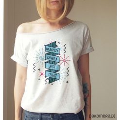 S-XXL Najlepsza Krótki szary Oversize. Szare t-shirty damskie Pakamera, s, z nadrukiem, bez kołnierzyka, z krótkim rękawem. Za 85,00 zł.