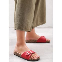 Czerwone Klapki Give Me A Hand. Czerwone klapki damskie Born2be, bez wzorów, bez obcasa, na płaskiej podeszwie. Za 59,99 zł.