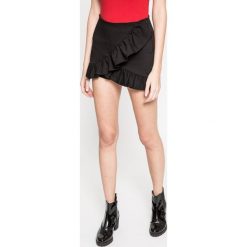 Tally Weijl - Szorty. Czarne szorty damskie marki TALLY WEIJL, z elastanu, casualowe. W wyprzedaży za 49,90 zł.