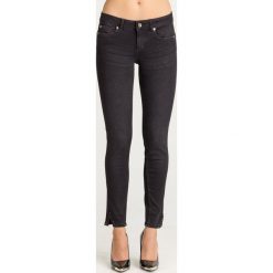 JEANSY SWEET SLIM FIT BOTTOM UP LIU JO. Czarne jeansy damskie Liu Jo, bez wzorów, z elastanu. Za 659,00 zł.