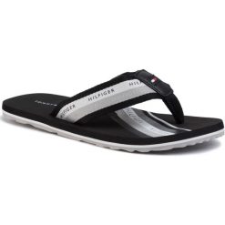 Japonki TOMMY HILFIGER - Hilfiger Stripe Beach Sandal FM0FM02612 BDS. Czarne klapki męskie TOMMY HILFIGER, bez wzorów, ze skóry. Za 159,00 zł.