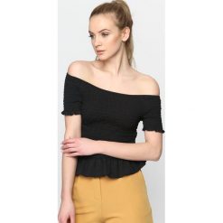 Czarna Bluzka Summer Story. Czarne bluzki damskie Born2be, s, bez wzorów, bez kołnierzyka, z krótkim rękawem. Za 59,99 zł.