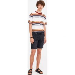 Bermudy męskie: Czarne jeansowe bermudy slim fit z dziurami