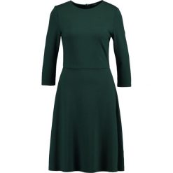 Sukienki hiszpanki: KIOMI FLARED PUNTO DRESS Sukienka z dżerseju green