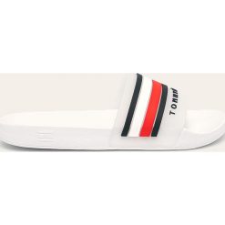 Tommy Hilfiger - Klapki. Białe kapcie męskie TOMMY HILFIGER, z gumy. W wyprzedaży za 159,90 zł.