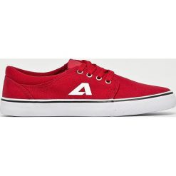 American Club - Tenisówki. Czerwone trampki i tenisówki damskie marki American CLUB, bez wzorów, z gumy, na sznurówki. W wyprzedaży za 49,90 zł.