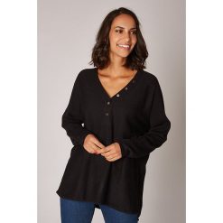 Sweter w kolorze czarnym. Czarne swetry damskie L'étoile du cachemire, bez wzorów, z kaszmiru, klasyczne, bez rękawów, bez kaptura. W wyprzedaży za 129,95 zł.