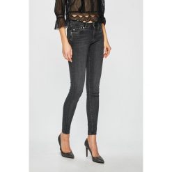 Pepe Jeans - Jeansy Pixie. Szare jeansy damskie skinny marki Pepe Jeans, z elastanu, z obniżonym stanem. Za 379,90 zł.