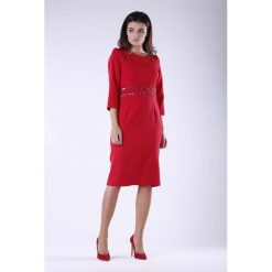 Czerwona Elegancka Ołówkowa Sukienka z Dodatkami w Panterkę. Czerwone sukienki damskie marki Molly.pl, do pracy, s, bez wzorów, eleganckie, z kontrastowym kołnierzykiem, bez rękawów, ołówkowe. W wyprzedaży za 143,91 zł.