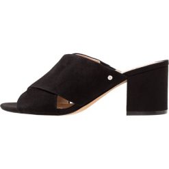 Sam Edelman STANLEY Klapki black. Czarne klapki damskie marki Sam Edelman, z weluru. W wyprzedaży za 415,20 zł.