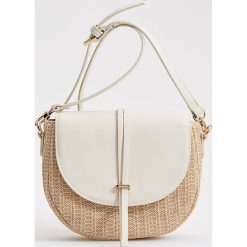 Torebka saddle bag - Beżowy. Brązowe torebki klasyczne damskie Mohito, bez wzorów, bez dodatków. Za 89,99 zł.