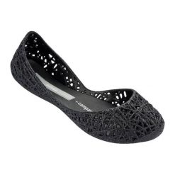 Baleriny w kolorze czarnym. Czarne baleriny dziewczęce Melissa, Pepe Jeans, bez wzorów, bez obcasa. W wyprzedaży za 109,95 zł.