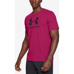 Under Armour Sportstyle Koszulka Czerwony. Czerwone podkoszulki męskie Under Armour, s, z nadrukiem, z bawełny, bez kołnierzyka, z krótkim rękawem, krótkie. Za 128,95 zł.