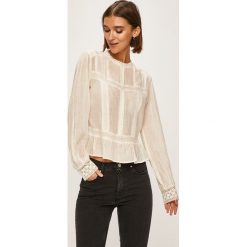 Pepe Jeans - Bluzka Blanche. Różowe bluzki damskie Pepe Jeans, na co dzień, s, bez wzorów, z bawełny, z okrągłym kołnierzem, z długim rękawem. W wyprzedaży za 259,90 zł.