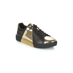 Buty Emporio Armani ALDA. Czarne trampki i tenisówki damskie Emporio Armani, bez wzorów, bez zapięcia. Za 576,80 zł.