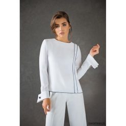 Damska Bluzka z Lamówką Biel. Bluzki damskie Pakamera, bez wzorów, eleganckie, bez kołnierzyka, bez rękawów. Za 259,00 zł.