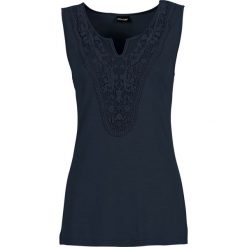 Topy damskie: Top shirtowy z koronką bonprix granatowy