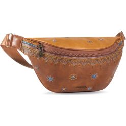 Saszetka nerka DESIGUAL - 20WAXPBG 6011. Pomarańczowe nerki damskie Desigual, bez wzorów, ze skóry ekologicznej, młodzieżowe, bez dodatków. Za 249,00 zł.