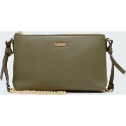 Zielona torebka basic. Zielone torebki klasyczne damskie marki Pull&Bear. Za 59,90 zł.