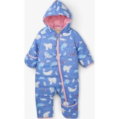 Hatley chłopięcy pajacyk z zwierzętami polarnymi 74 - 80 niebieski. Niebieskie body niemowlęce Hatley, na zimę, bez wzorów, bez rękawów, bez kaptura. Za 265,00 zł.