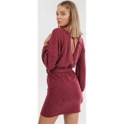 Bordowa Sukienka Qhesnila. Czerwone sukienki damskie Born2be, s, bez wzorów, z dzianiny, bez kołnierzyka, bez rękawów. Za 79,99 zł.