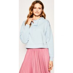 Bluza Wrangler Cropped Hoodie W6N3HAX2B. Niebieskie bluzy damskie Wrangler, s, bez wzorów, z bawełny, bez rękawów, bez kaptura. W wyprzedaży za 189,00 zł.