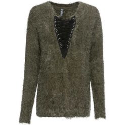 Sweter dzianinowy ze sznurowaną wstawką bonprix głęboki oliwkowy - czarny. Zielone swetry klasyczne damskie bonprix, z dzianiny, ze sznurowanym dekoltem. Za 109,99 zł.