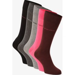 Calvin Klein - Skarpety męskie pakowane po 5 szt., wielokolorowy. Skarpetki męskie Calvin Klein, z napisami, z dzianiny. Za 109,95 zł.
