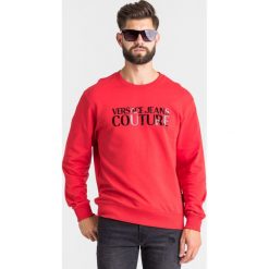 BLUZA Versace Jeans Couture. Czerwone bluzy męskie Versace Jeans Couture, xl, z aplikacjami, z bawełny, z okrągłym kołnierzem, bez rękawów, bez kaptura. Za 729,00 zł.