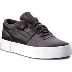 Buty Reebok - Workout Lo Fvs Txt CN5322 Coal/White. Czarne buty sportowe damskie Reebok, na co dzień, bez wzorów, z tworzywa sztucznego, bez obcasa, na płaskiej podeszwie, bez zapięcia. W wyprzedaży za 279,00 zł.