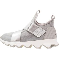Trampki damskie slip on: Sorel KINETIC Tenisówki i Trampki grau/silber